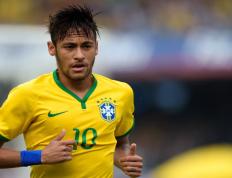 梅西迎来七赛季出色发挥，尤文图斯观众热烈欢呼！气势如虹延续